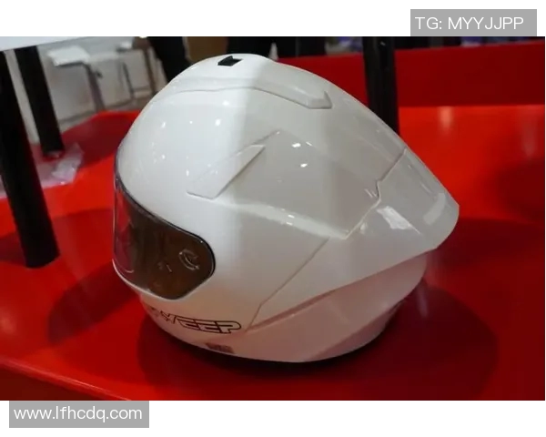 街舞爱好者必看的头盔选购指南与推荐品牌解析 街舞爱好者必看的头盔选购指南与推荐品牌解析